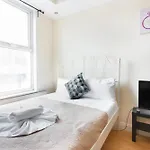Euston Modern Apartments